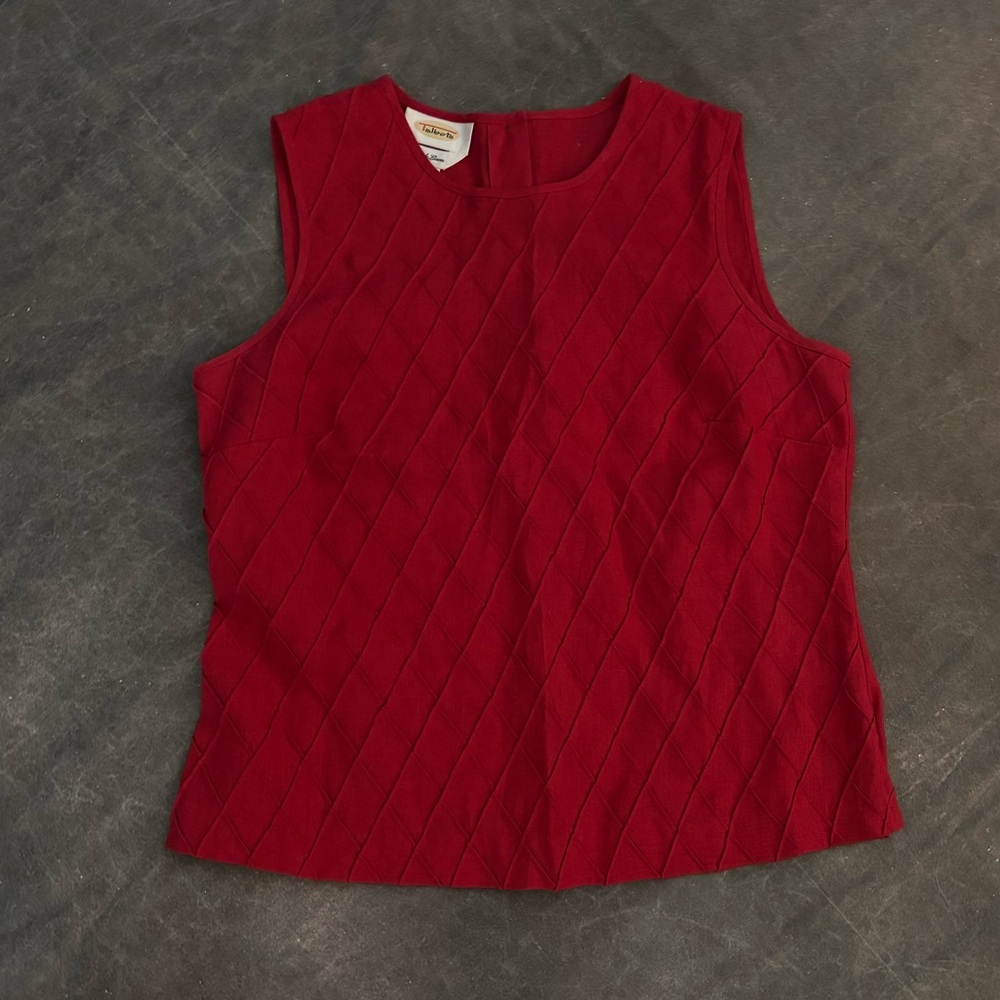 Talbots ruby red 100% Irish Linen diamond stitched button back sleeveless top